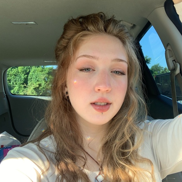 adora_brenn